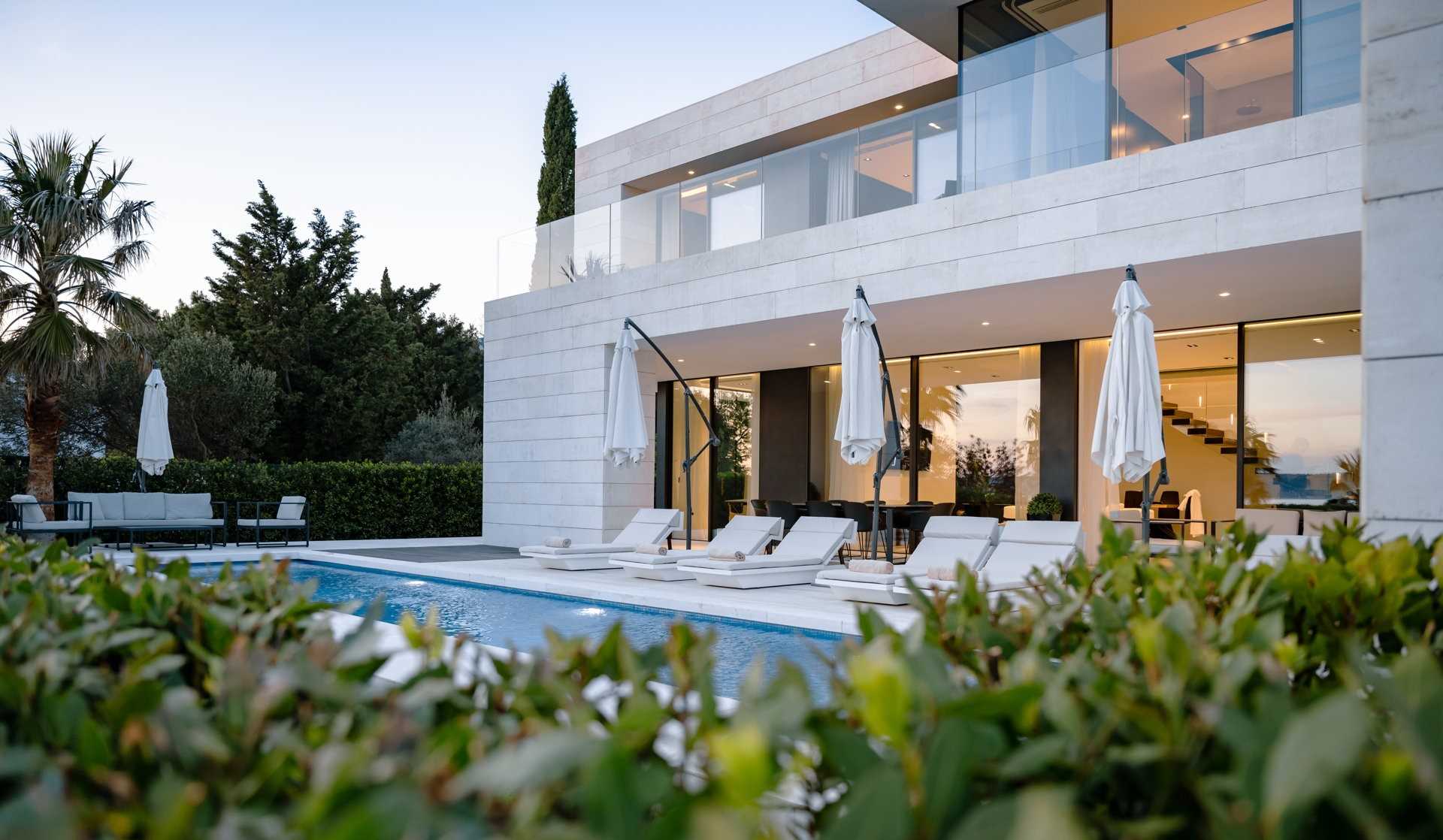 Image of Luxury Villa Spectre with Pool